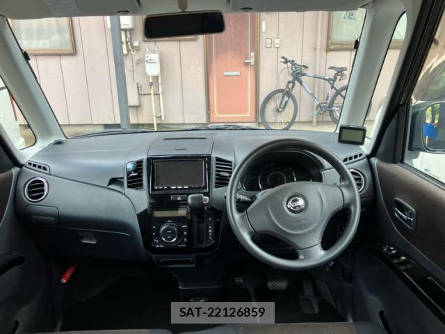 Nissan ROOX 2011-08 8856661-8