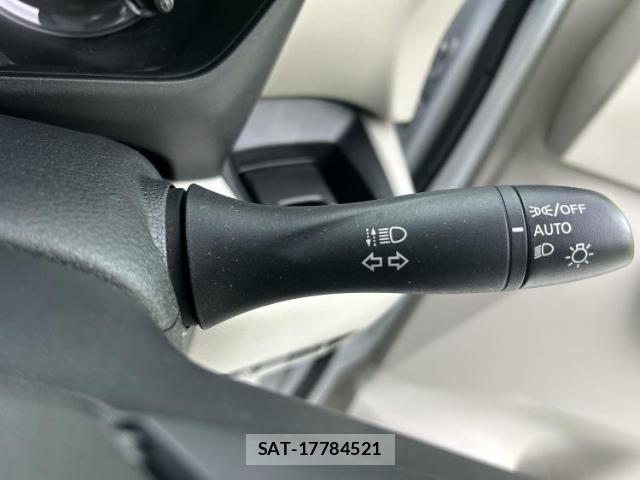 Nissan ROOX 2023-10 8856919-14