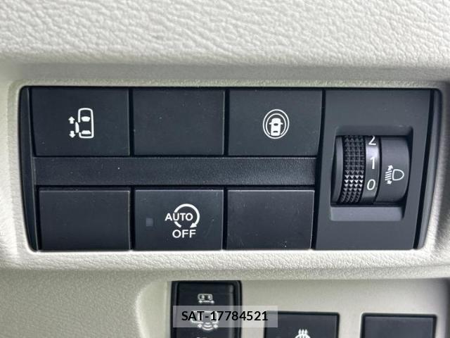 Nissan ROOX 2023-10 8856919-17
