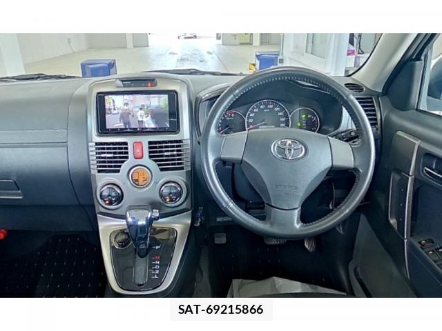 Toyota RUSH 2014-09 8856571-2