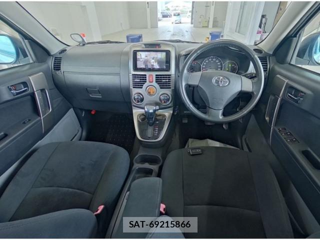 Toyota RUSH 2014-09 8856571-3