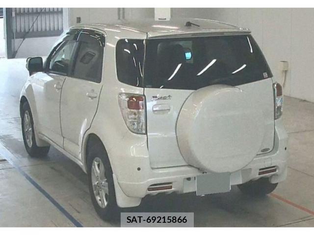 Toyota RUSH 2014-09 8856571-4