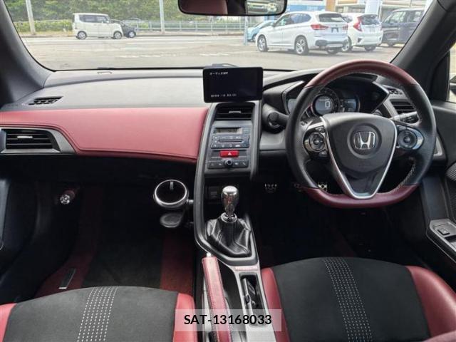 Honda S660 2018-07 8853826-3