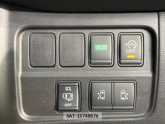 Nissan SERENA 2017-04 8854399-6