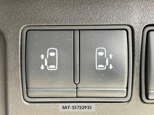 Nissan SERENA 2016-01 8854426-3