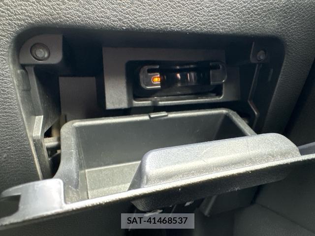 Nissan SERENA 2016-08 8854883-6