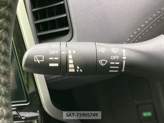 Nissan SERENA 2021-08 8855215-16