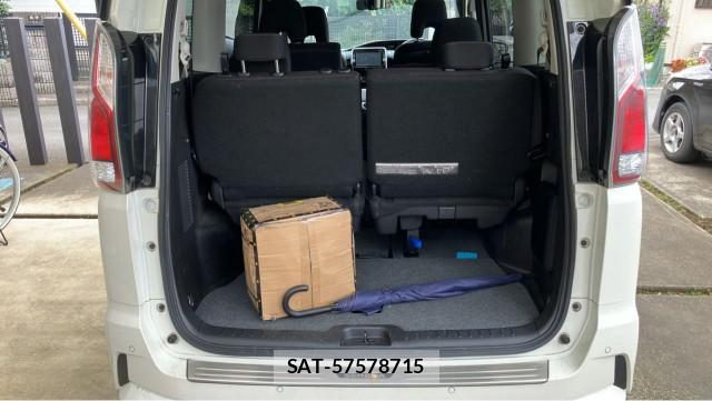 Nissan SERENA 2018-01 8855353-17