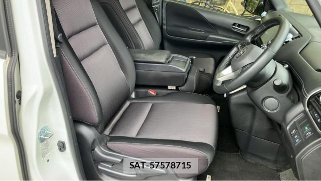Nissan SERENA 2018-01 8855353-5
