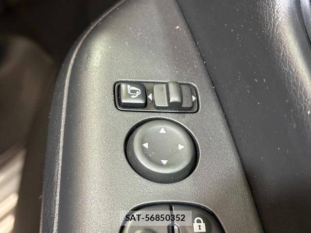 Nissan SERENA 2021-03 8855641-11