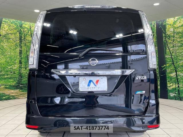 Nissan SERENA 2014-05 8856042-15