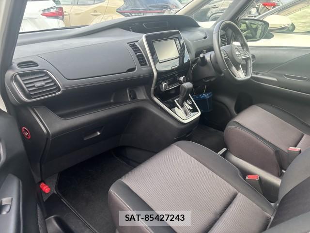 Nissan SERENA 2017-05 8856161-2