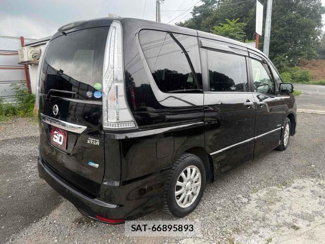 Nissan SERENA 2015-02 8856181-1