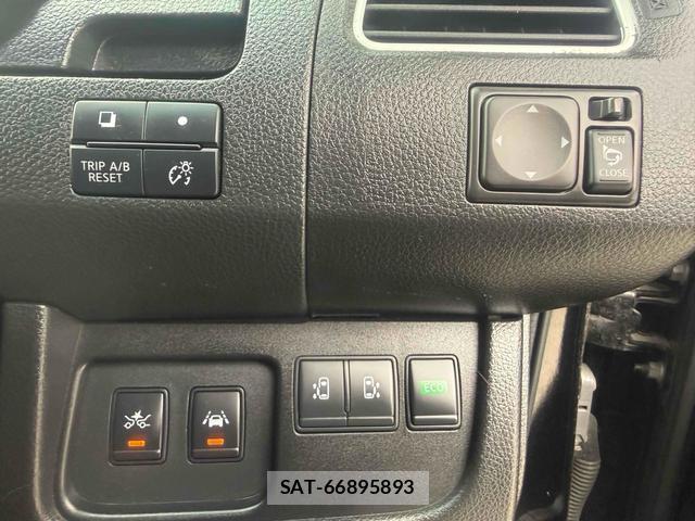 Nissan SERENA 2015-02 8856181-10