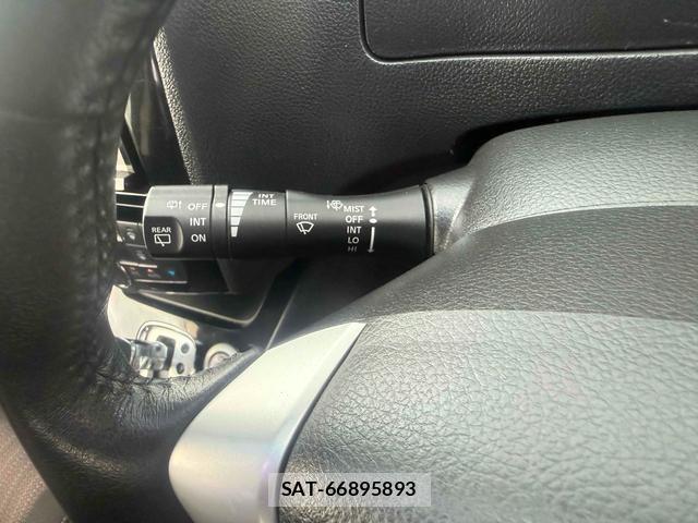 Nissan SERENA 2015-02 8856181-12