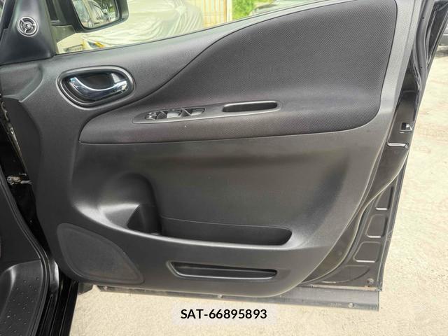 Nissan SERENA 2015-02 8856181-13