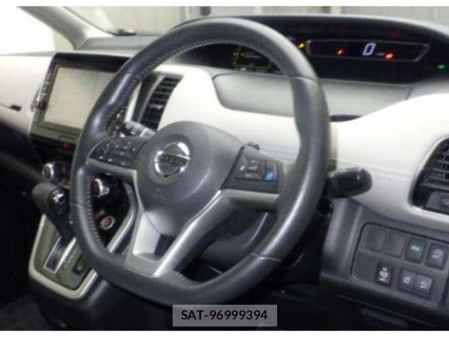 Nissan SERENA 2017-01 8856218-2