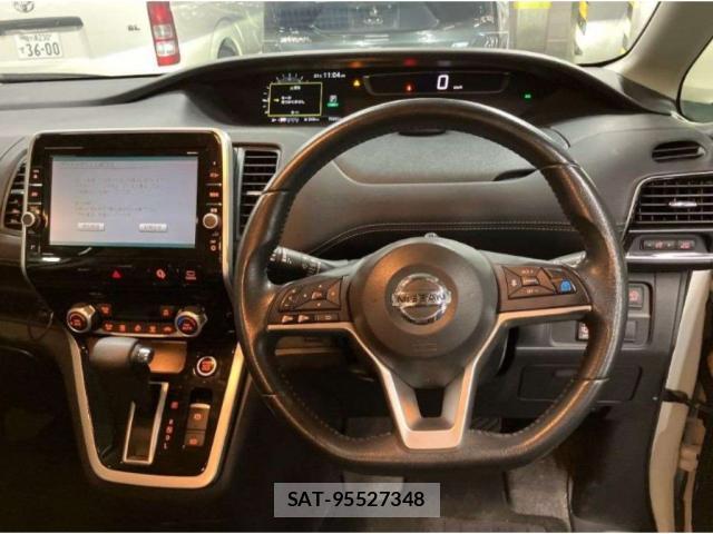 Nissan SERENA 2017-03 8856236-2