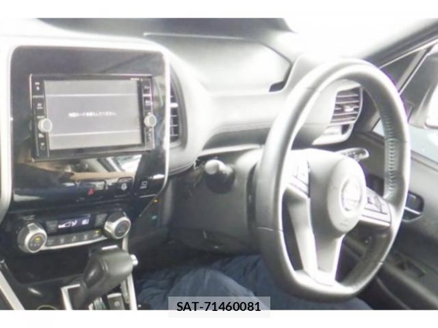 Nissan SERENA 2019-04 8856345-2