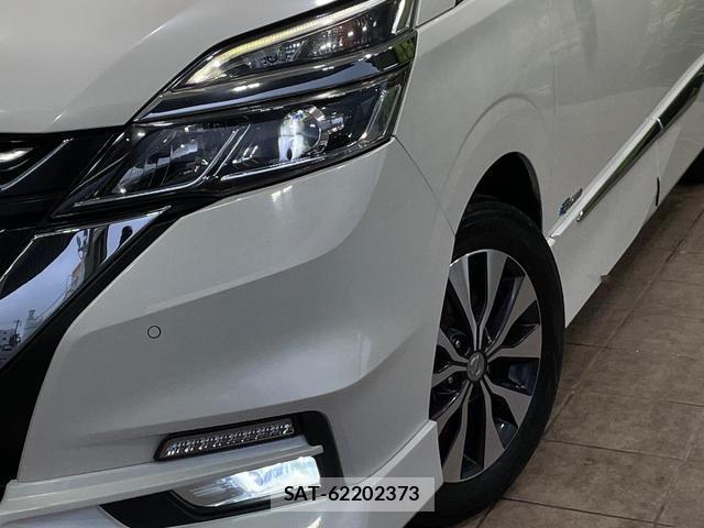 Nissan SERENA 2017-01 8856756-11