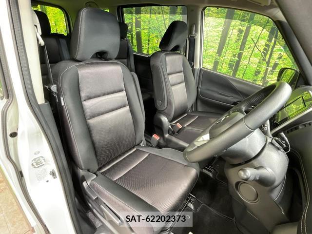 Nissan SERENA 2017-01 8856756-7