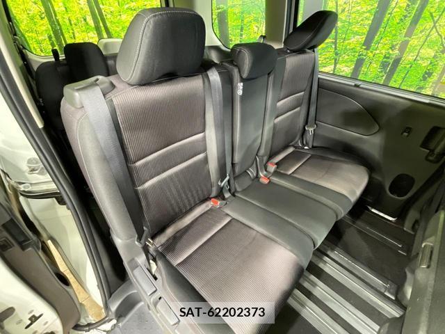 Nissan SERENA 2017-01 8856756-8
