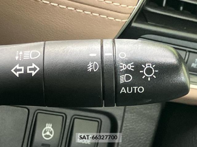 Nissan SERENA 2018-02 8856838-16