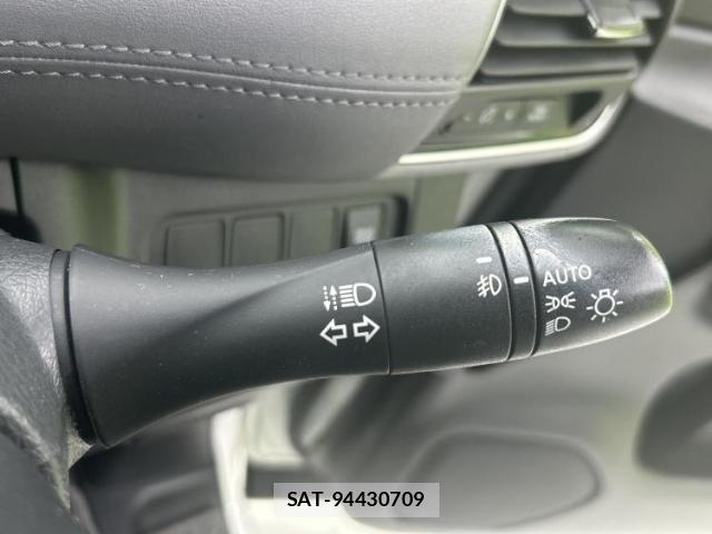 Nissan SERENA 2021-12 8856917-16