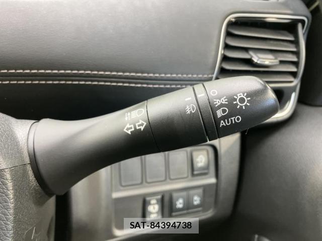 Nissan SERENA 2018-11 8857118-16