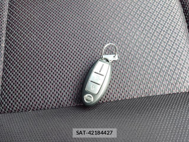 Nissan SERENA 2013-09 8857125-6