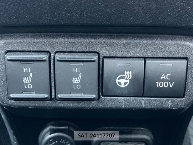 Toyota SIENTA 2022-12 8853827-13