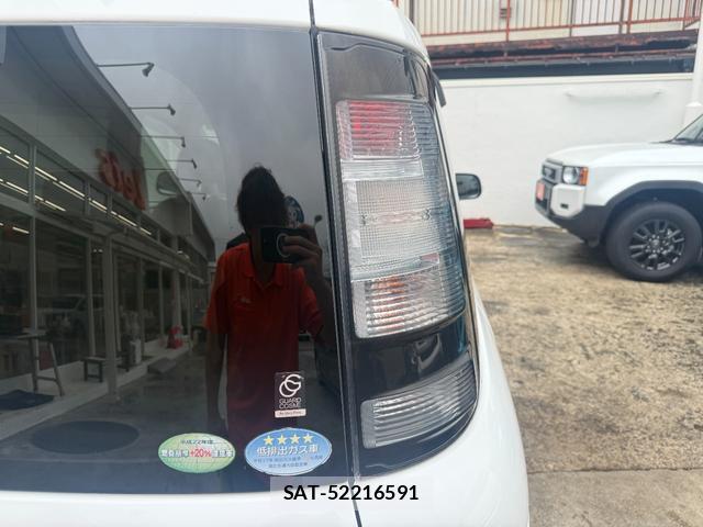 Toyota SIENTA 2011-09 8853909-18