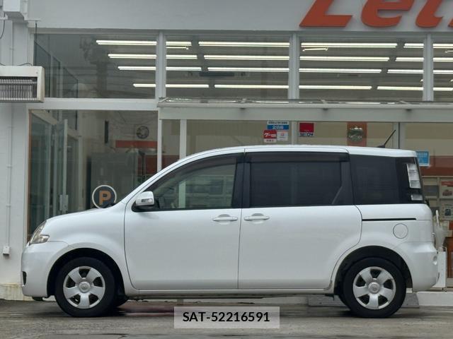 Toyota SIENTA 2011-09 8853909-4