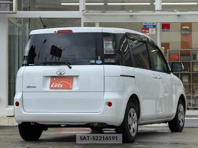 Toyota SIENTA 2011-09 8853909-8