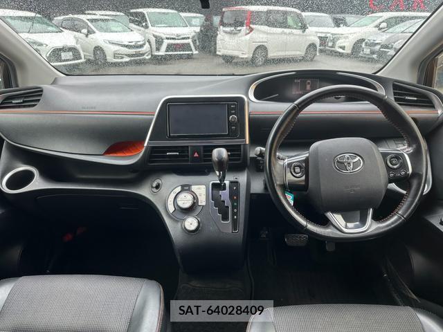 Toyota SIENTA 2017-10 8854075-1