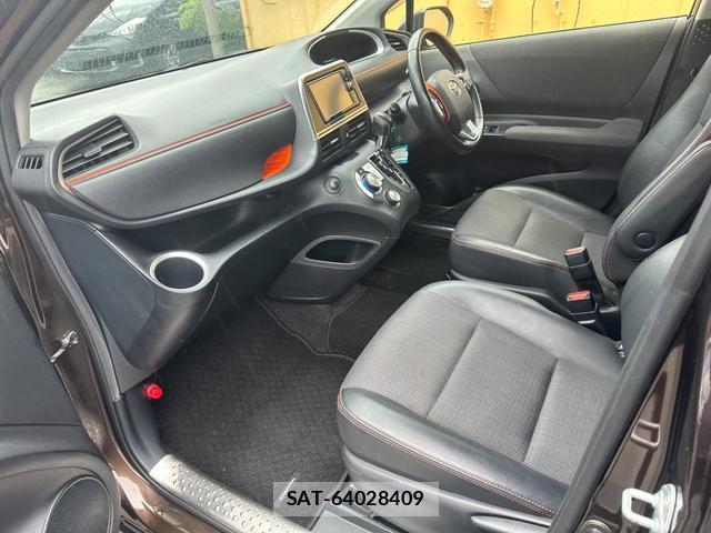 Toyota SIENTA 2017-10 8854075-13