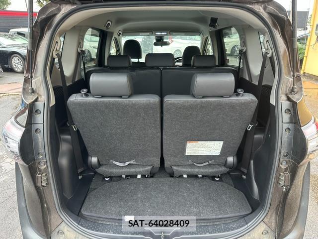 Toyota SIENTA 2017-10 8854075-15