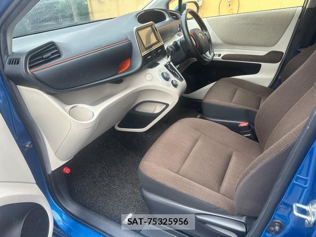 Toyota SIENTA 2016-04 8854081-13