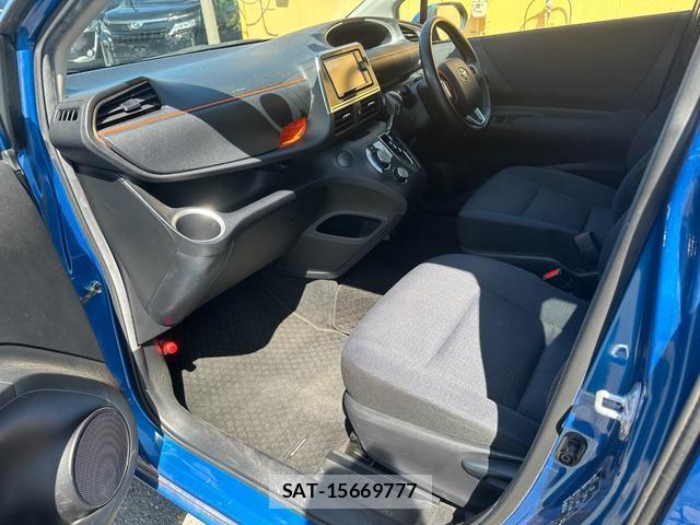 Toyota SIENTA 2017-03 8854084-13