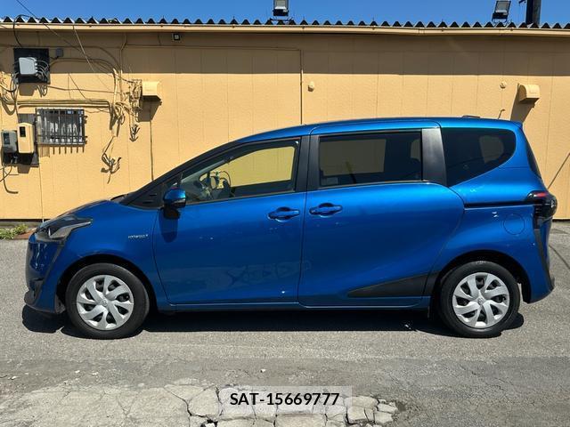 Toyota SIENTA 2017-03 8854084-19