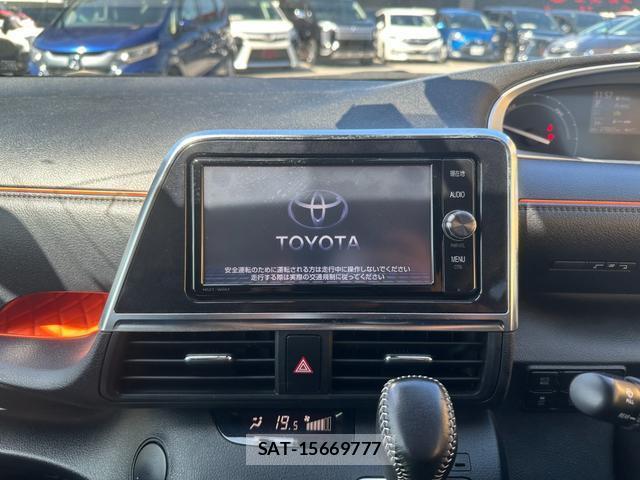 Toyota SIENTA 2017-03 8854084-2