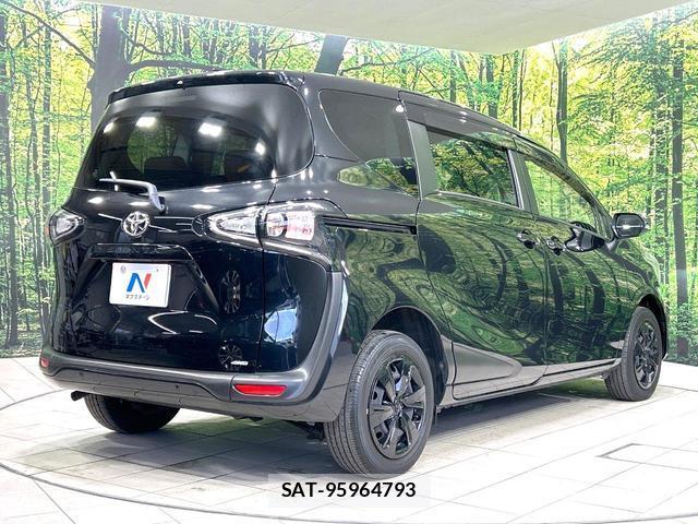 Toyota SIENTA 2021-10 8854820-17