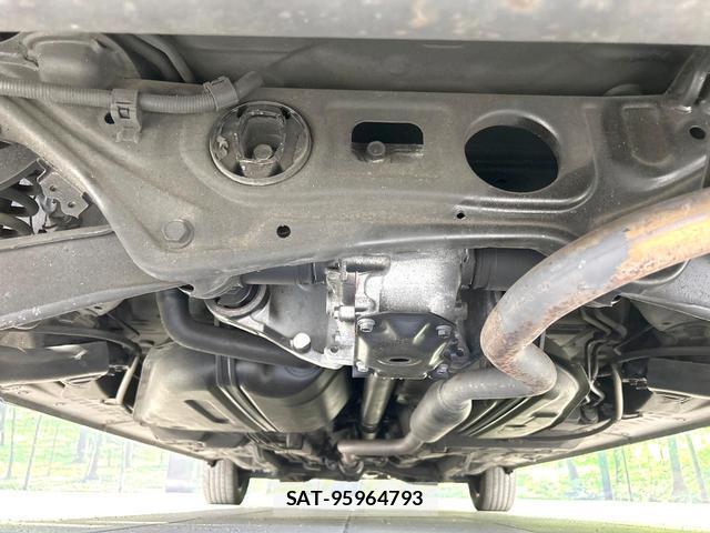 Toyota SIENTA 2021-10 8854820-19