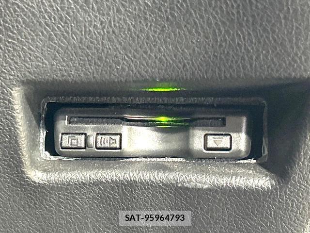 Toyota SIENTA 2021-10 8854820-4