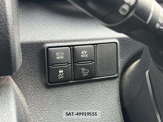 Toyota SIENTA 2018-05 8854879-10