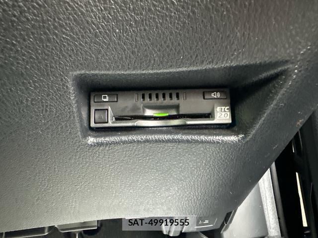 Toyota SIENTA 2018-05 8854879-6