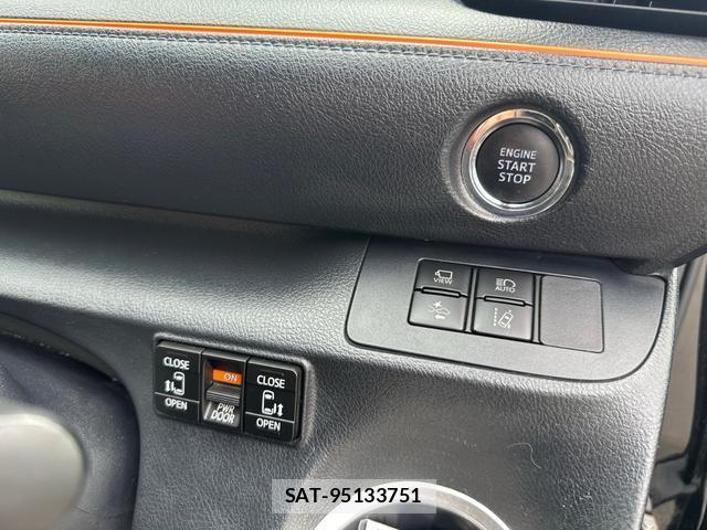 Toyota SIENTA 2021-04 8854884-8