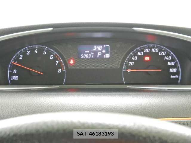 Toyota SIENTA 2017-09 8815244-12