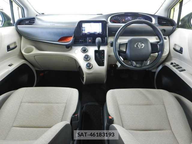 Toyota SIENTA 2017-09 8815244-2