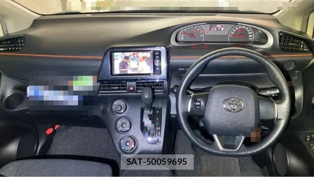 Toyota SIENTA 2017-07 8855337-2